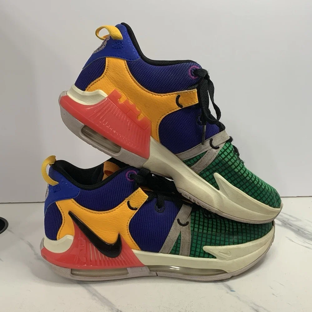 Size Youth 7 - Nike LeBron‎ Witness 7 Multi-Color